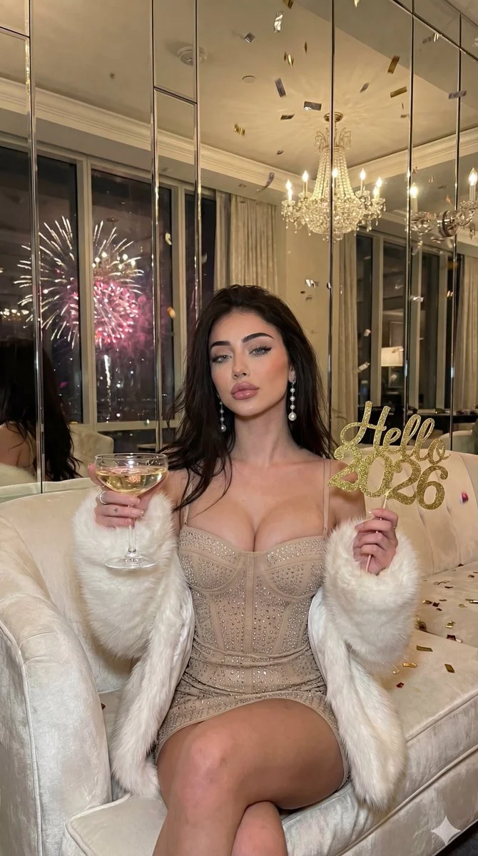 A Glamorous New Year's Toast in Style