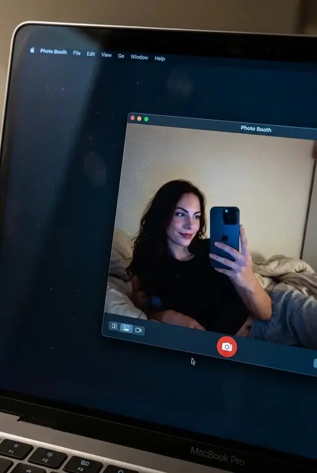 A Whimsical Banana Selfie Moment 🍌