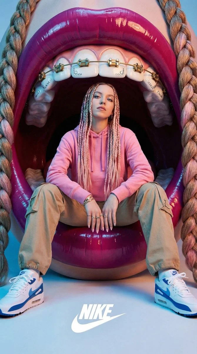 Bold Glamour: A Colorful Encounter