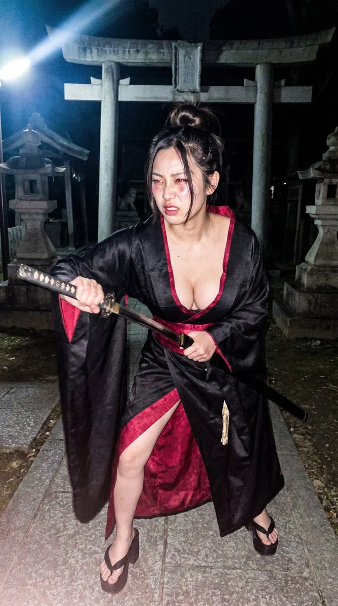 Chaotic night in Kyoto with Yuna and her gleaming katana