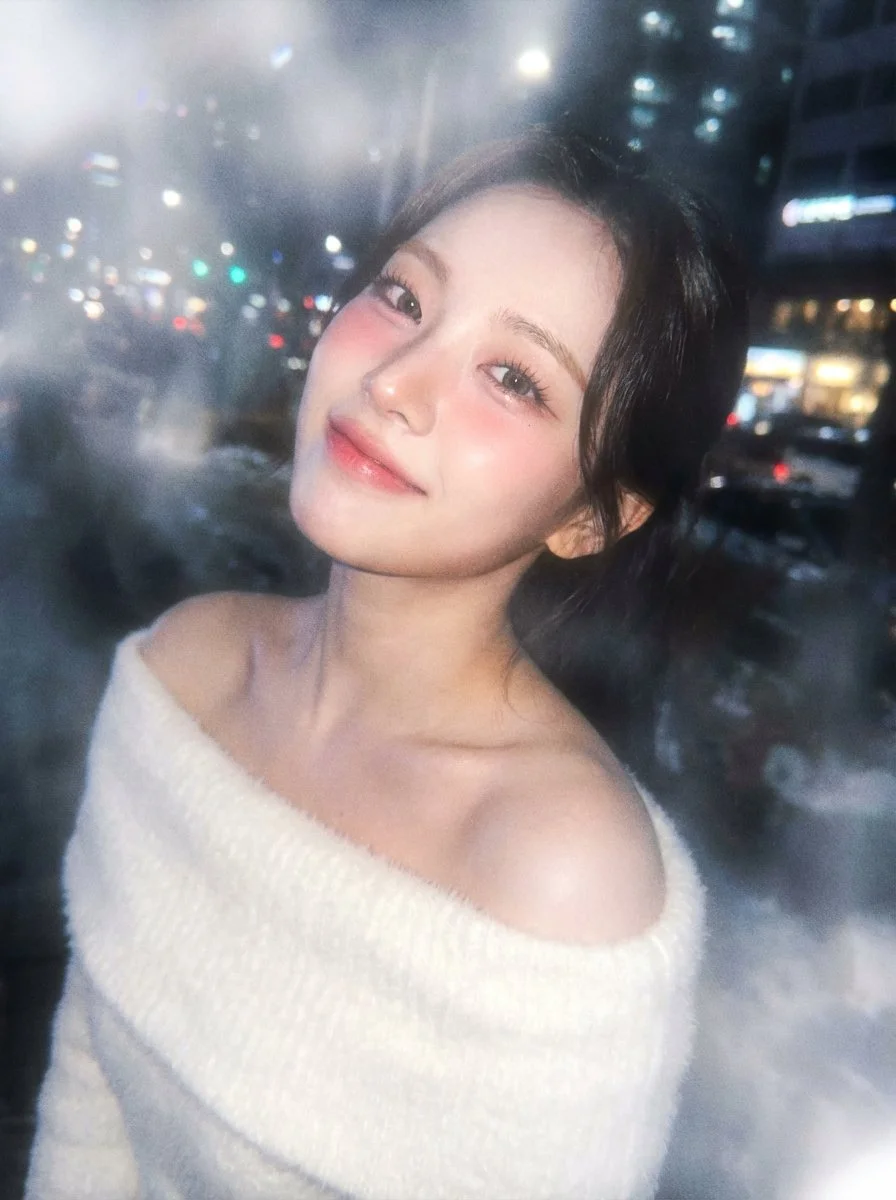 Charming Glow of K-Pop Romance