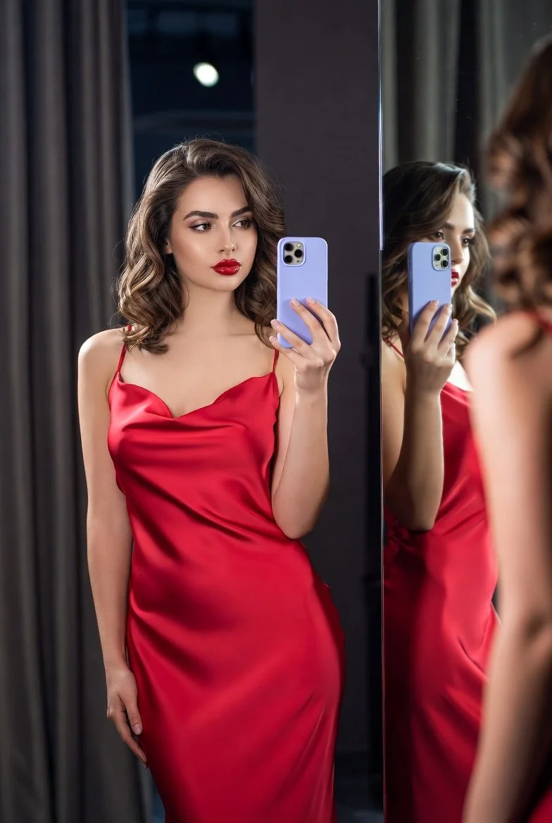 Chic in Satin: A Bold Selfie Moment