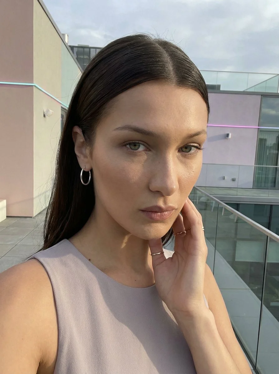 Chic Selfie Vibes with Kylie, Hailey, and Bella