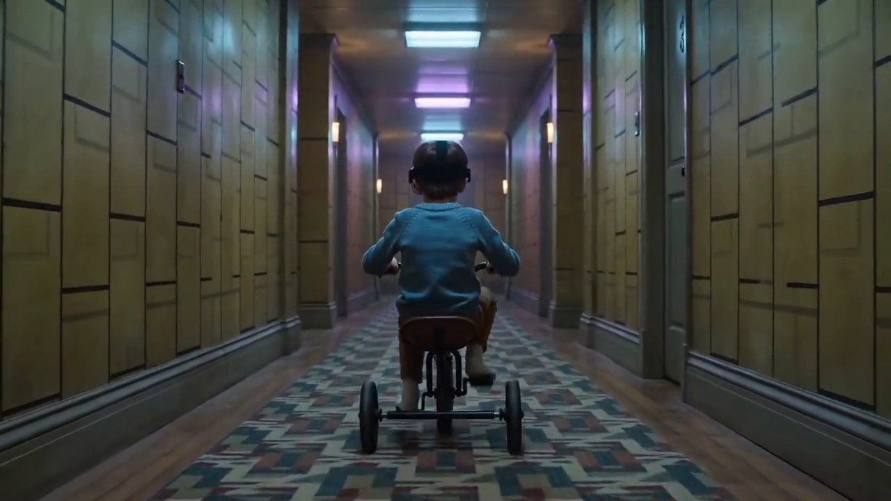 VR Horror: Twisted Reality and AI Terror in a Haunted Hallway