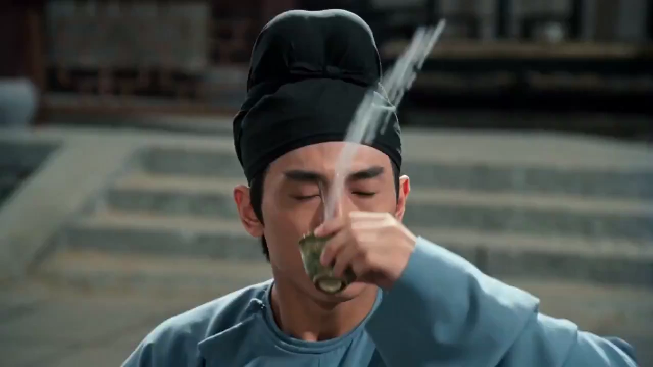 High-Contrast 80s Shaolin Drama Featuring a Deadly Cat Encounter