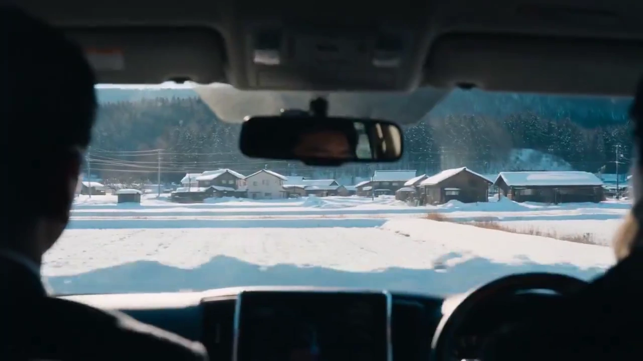 Night and Day in Tokyo Streets: Fragmented Cuts with Vibrant City Life