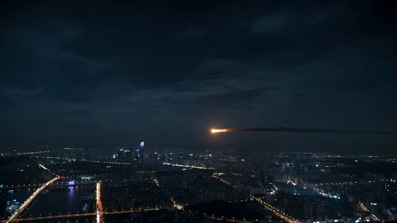 Urban Cataclysm: Meteor Collision Ignites Massive City Ruin