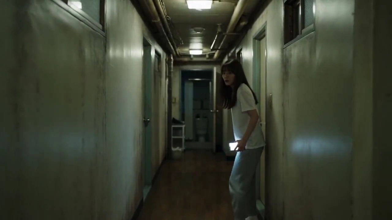 Psychological Horror Captured in a Single Tracking Shot