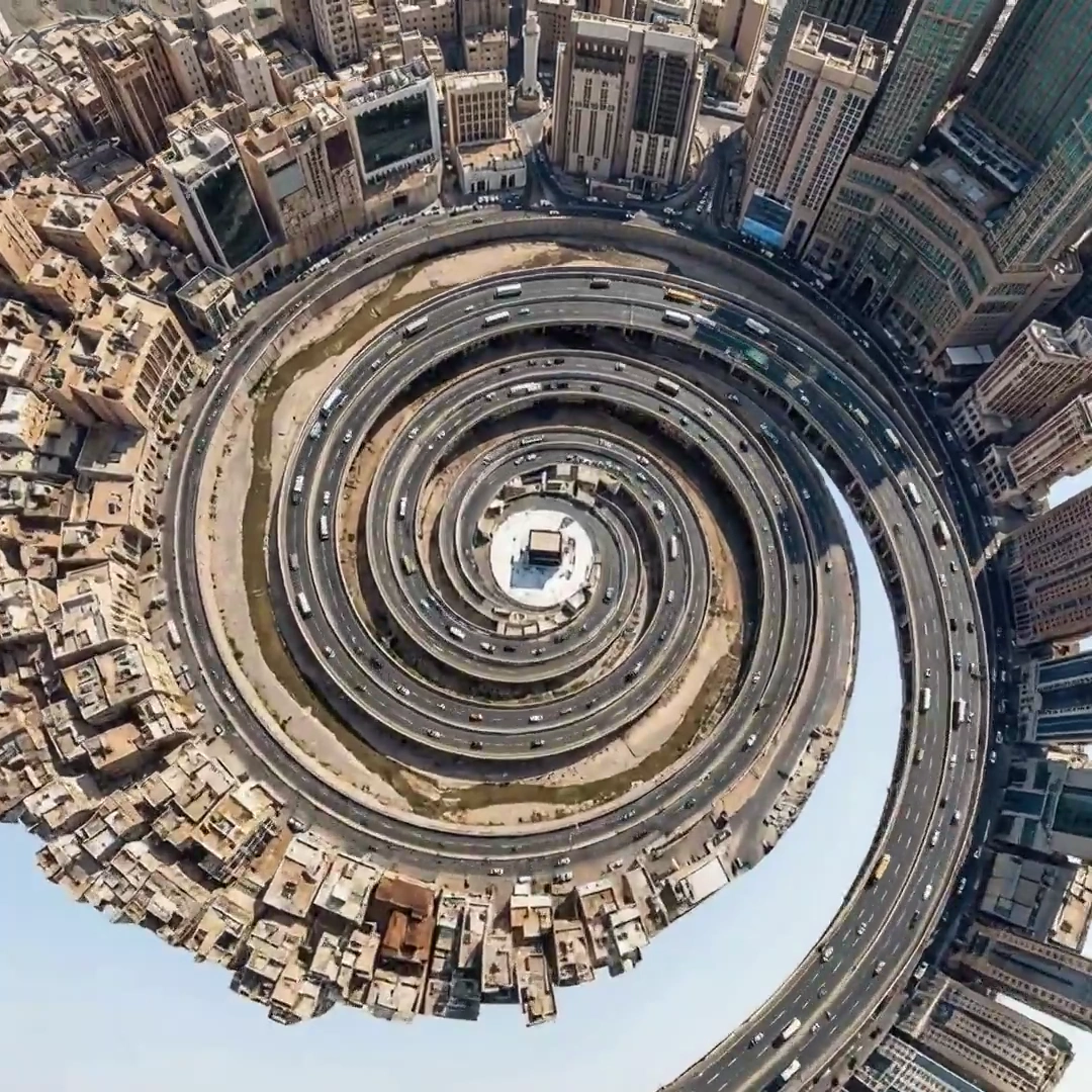 Massive Spiral Topology with Dynamic Urban Elements