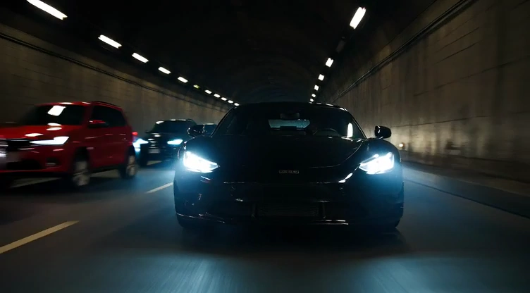 Tunnel Thrills: The Rush of a Narrow Escape