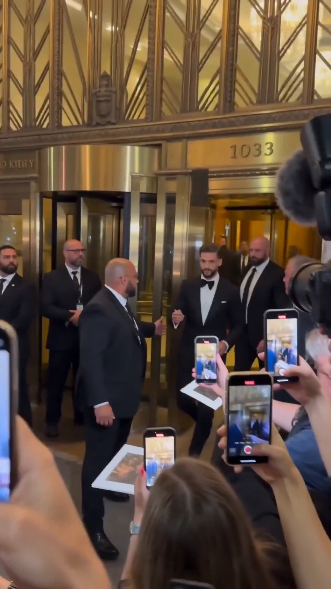 Behind the Barricades: Uncut Celebrity Entrance in New York