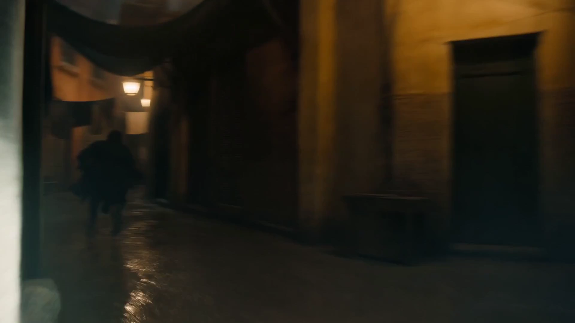 Mysterious Pursuit in 1920s Cairo