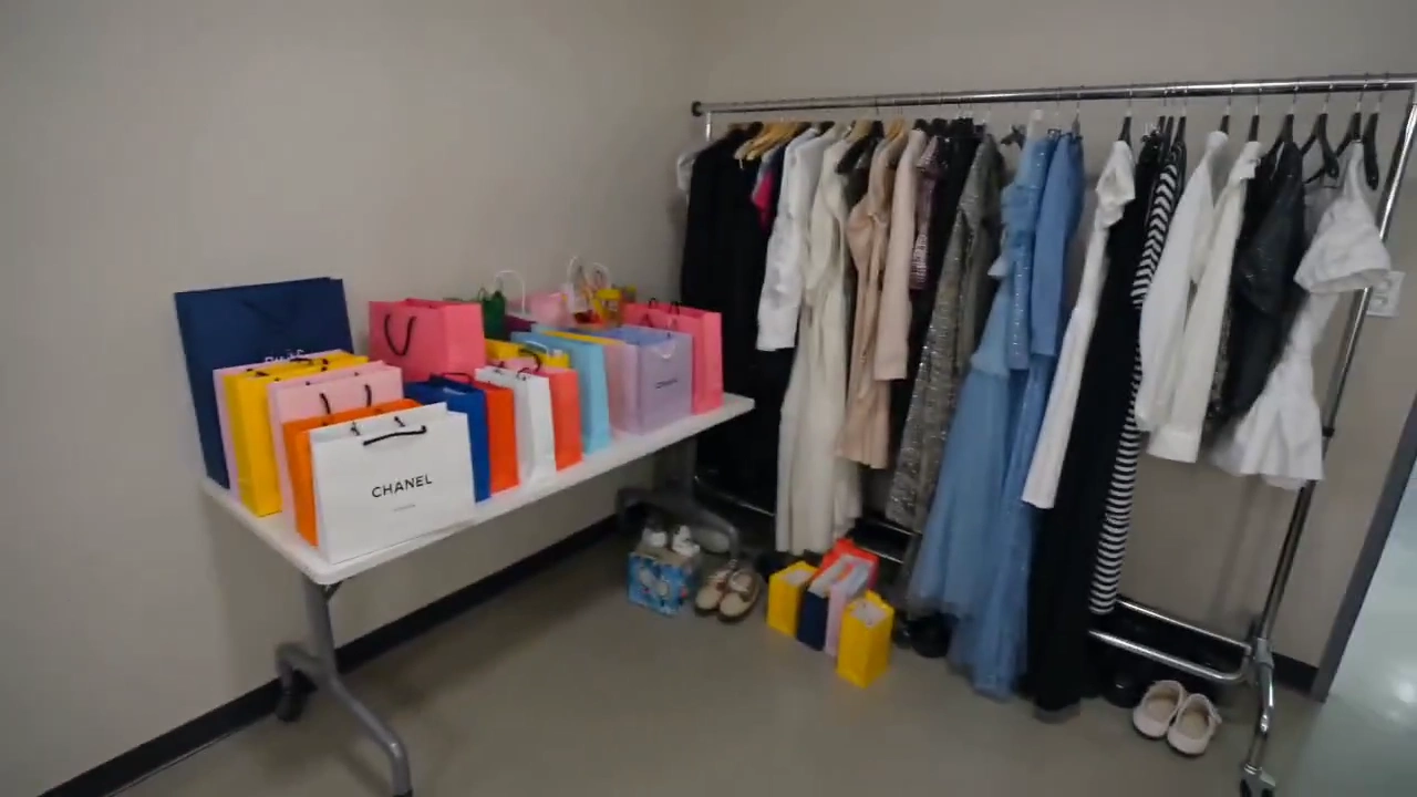 Pop Star Prepares for Fans in a Bright Dressing Room Vlog