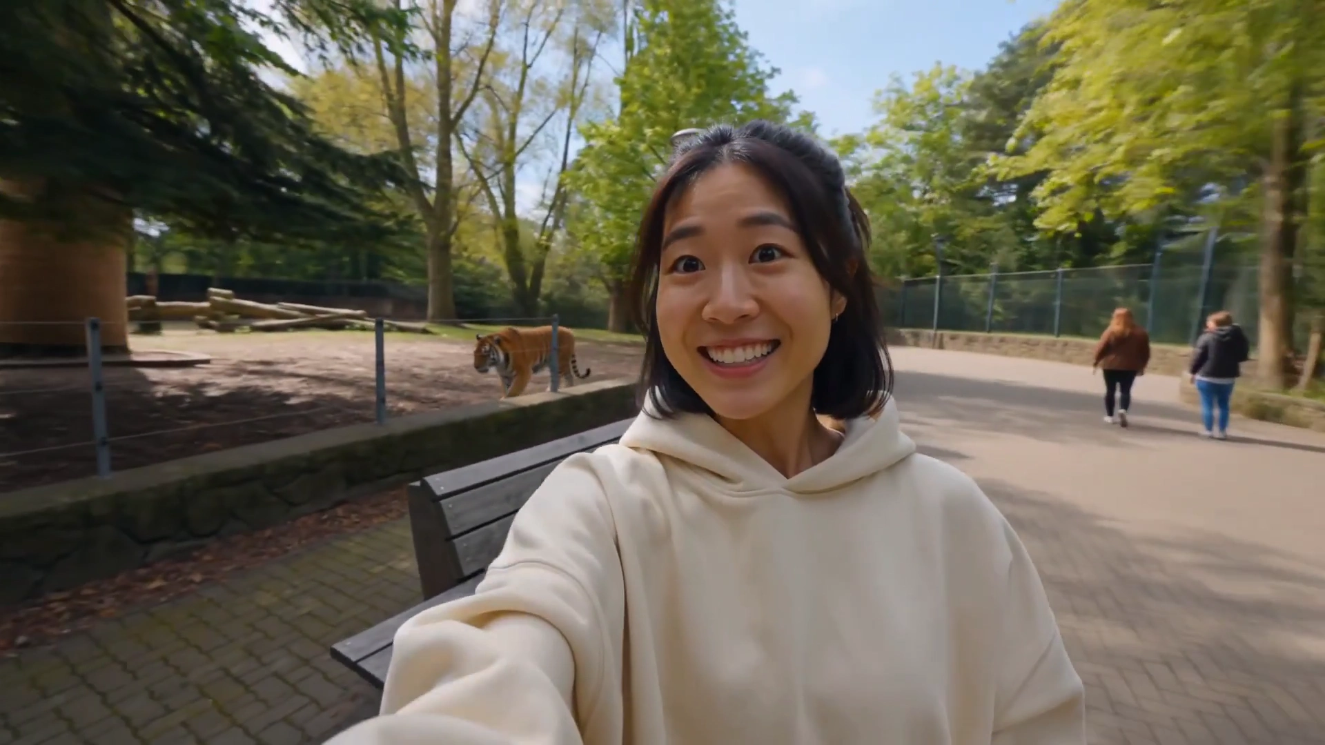 Bengal Tiger Appears in Authentic Smartphone Zoo Vlog