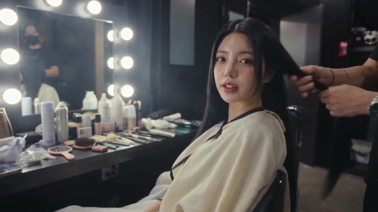 A Korean Idol Shares a Quiet Beauty Routine on Vintage Tape