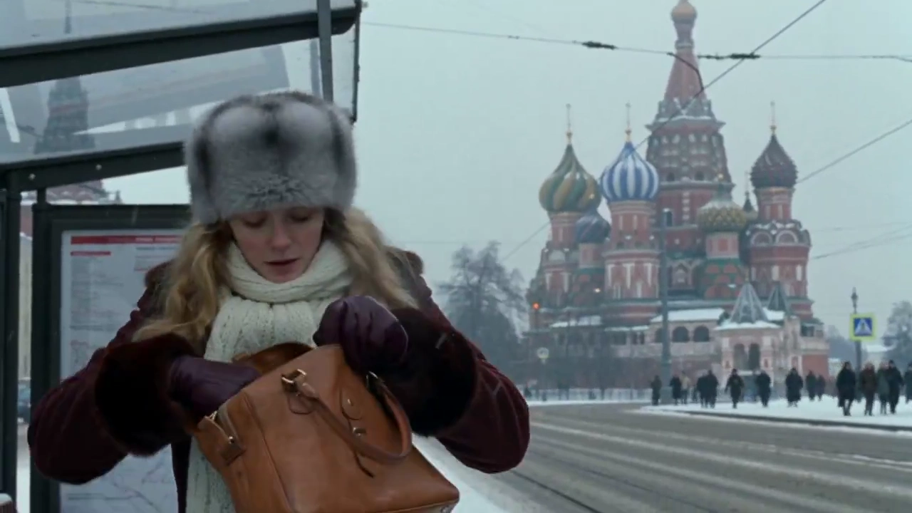 Snowfall and Trams Frame a Candid Winter Day in Moscow