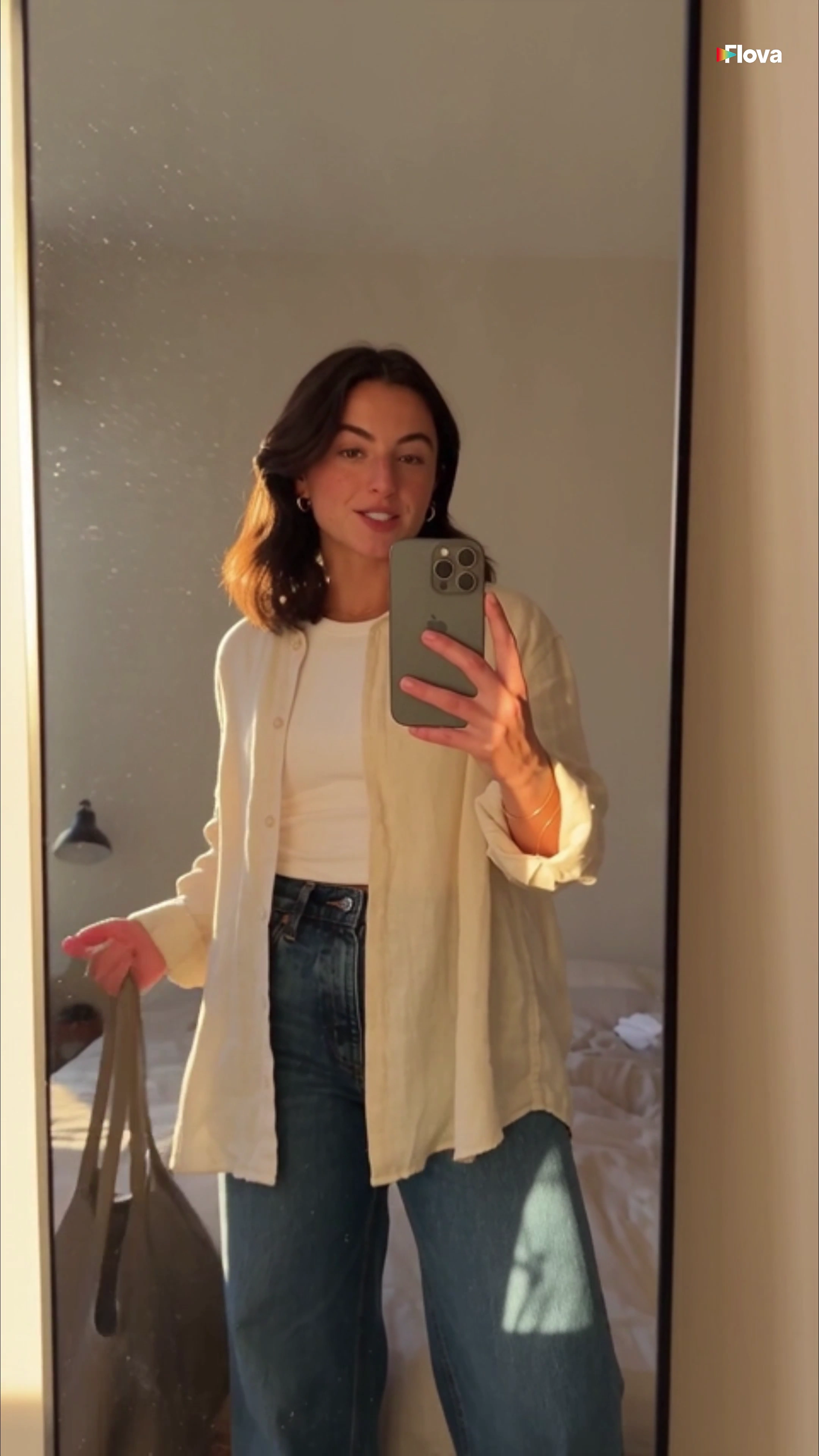 Iced Coffee and City Light: A 30-Second Vlog Through Her Lens