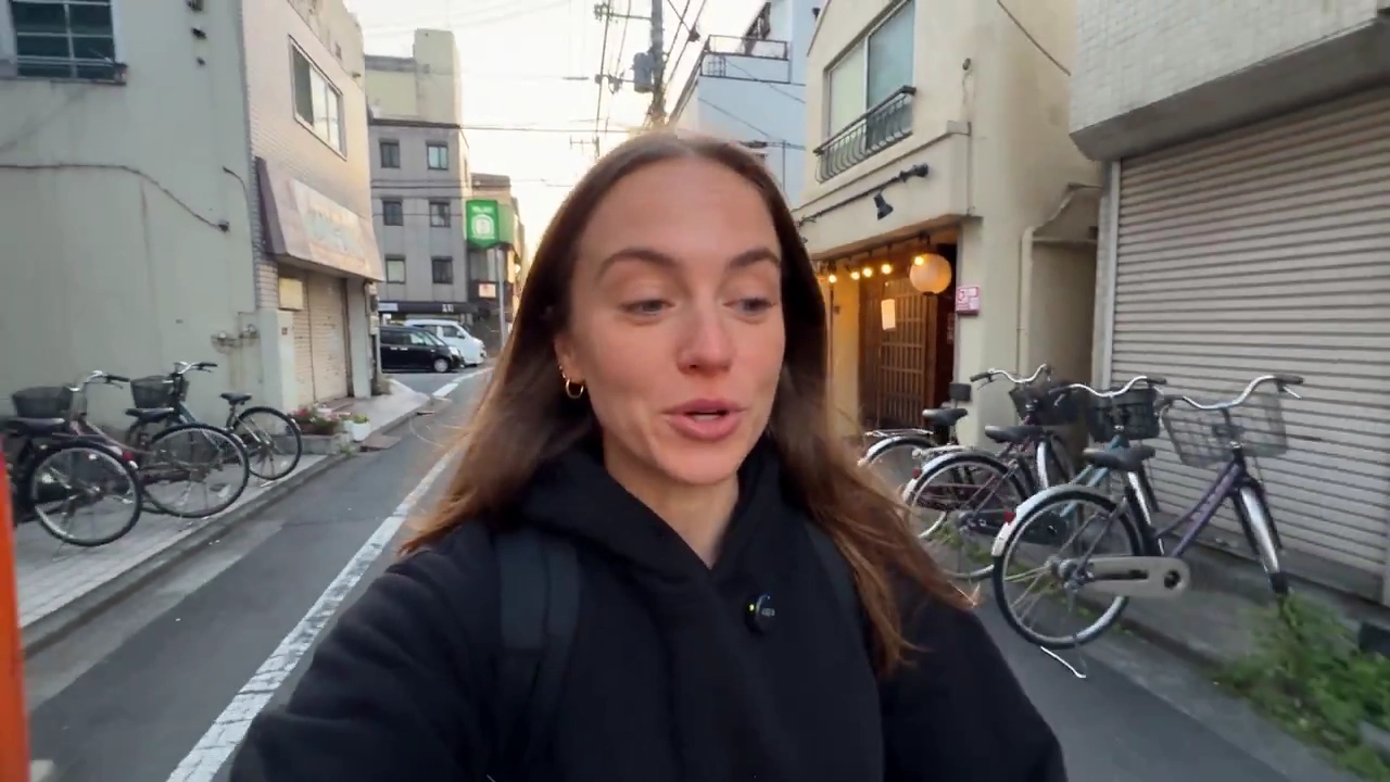 Handheld Phone Tour of Tokyo's Alleys, Vending Machines, and Local Eats