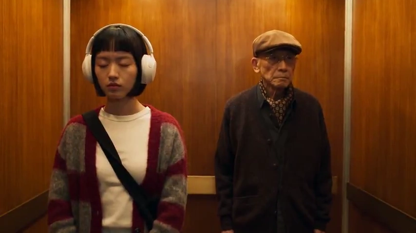 Three Strangers Trapped in Elevator Face a Silent Knife Threat