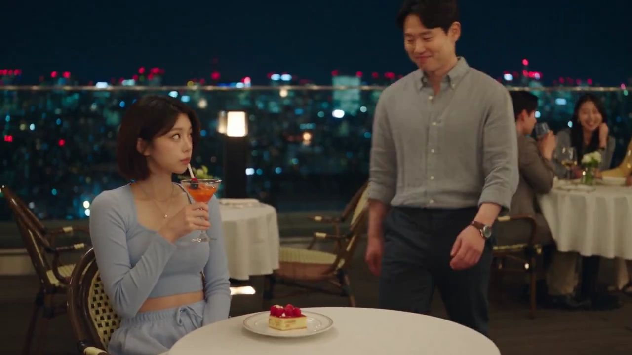 Rooftop Dessert Prank Turns Cocky Guy Into Laughing Mess in Seoul