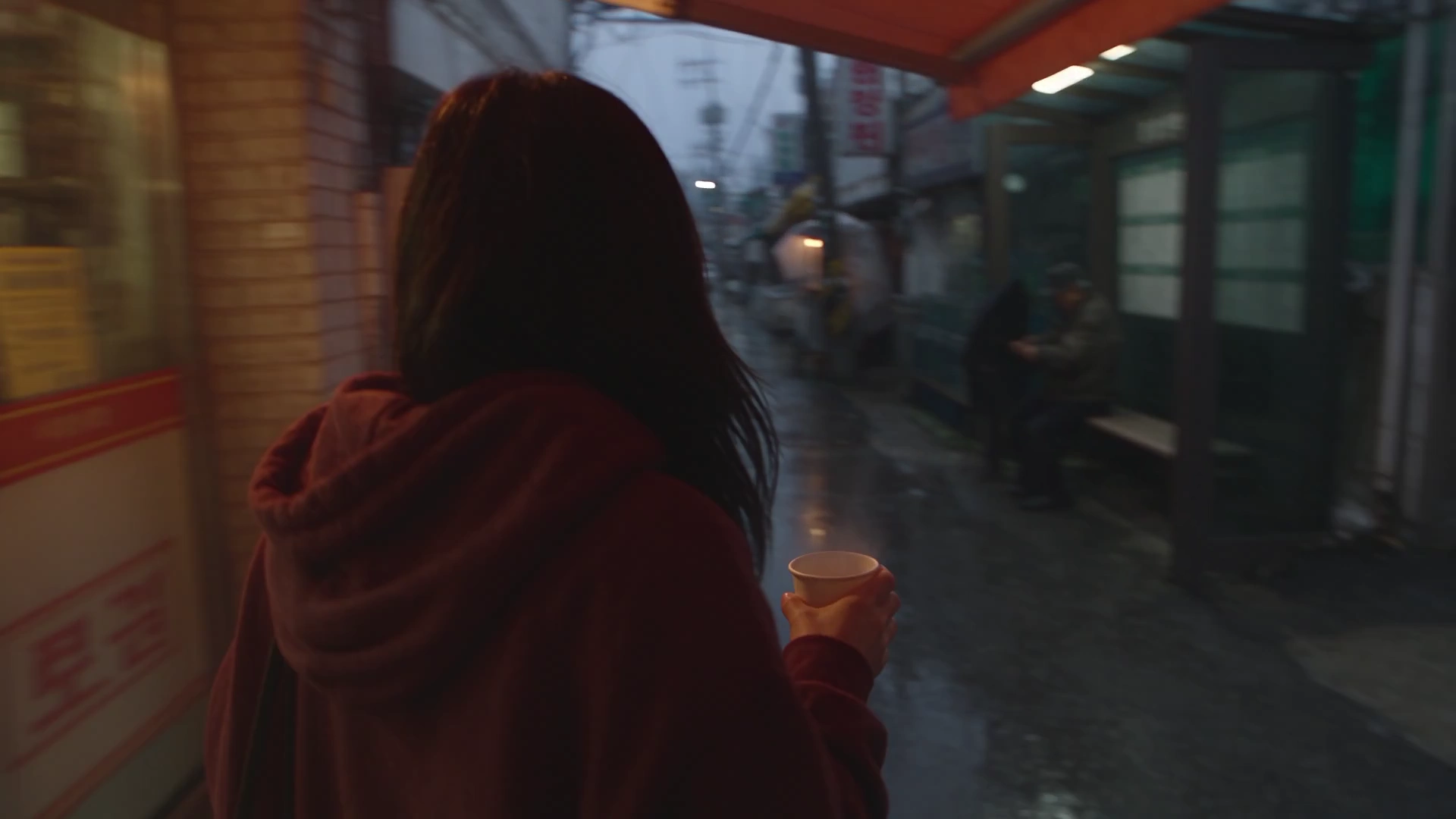 Coffee, Chestnuts, and Rain: A Seoul Morning on Vintage Camcorder
