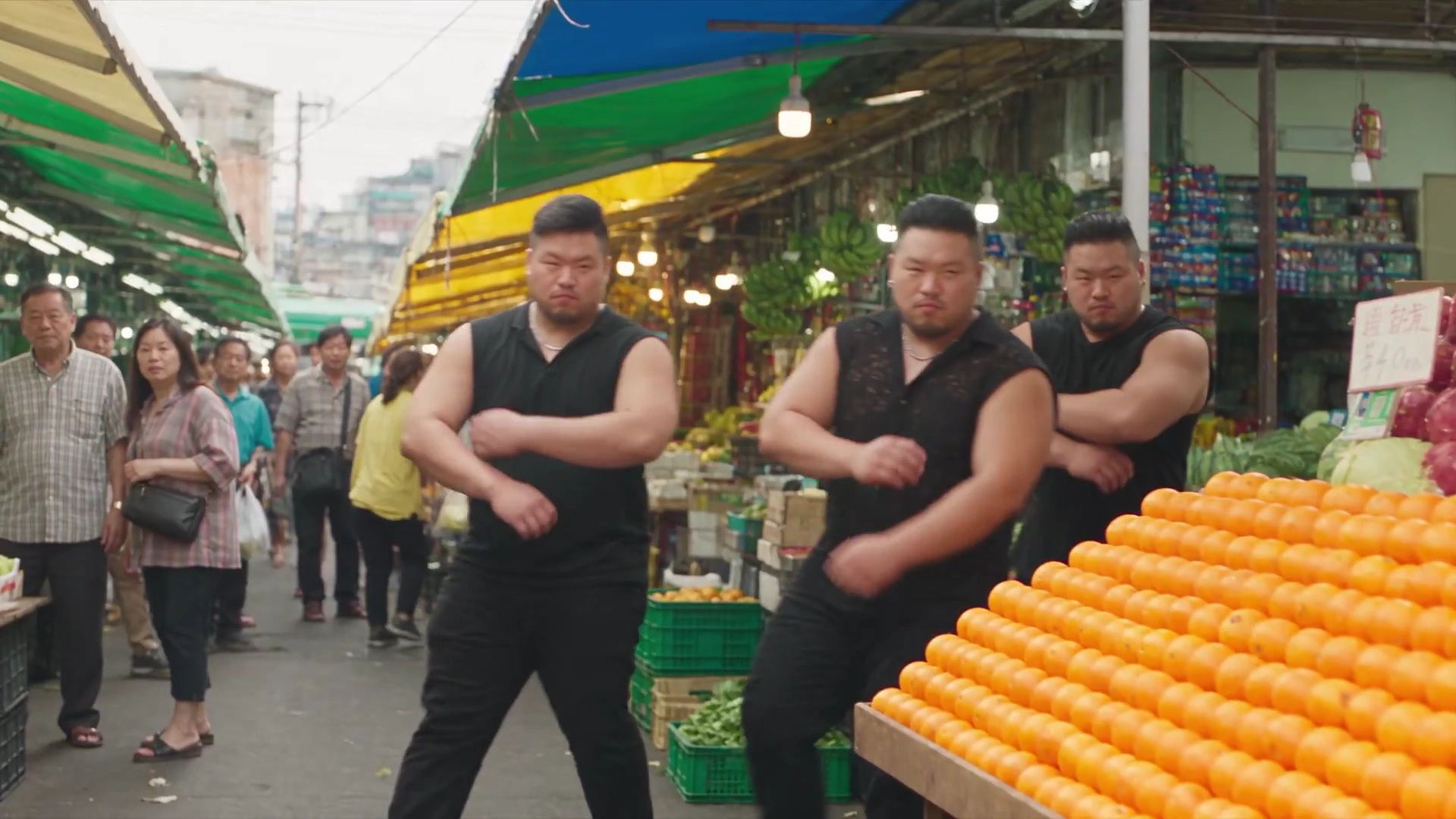 Wheelie Warrior: Market Girl Outsmarts Thugs With Bike Kung Fu