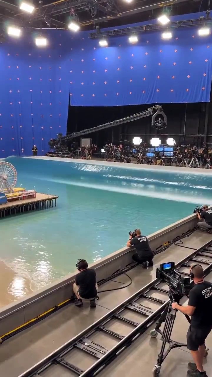 Filmmakers Capture Giant Artificial Tsunami Destroying Miniature Pier
