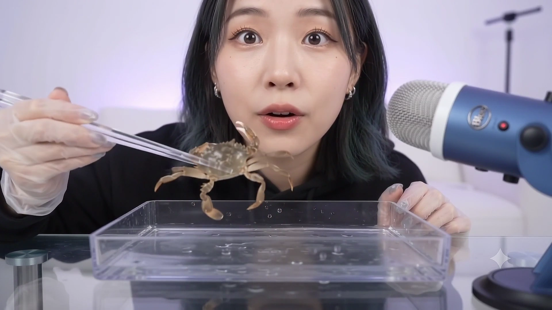 What Happens When a Live Sea Crab Meets Glass Chopsticks?