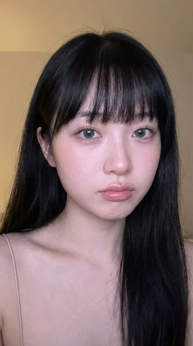 Doll-like Serenity: A Selfie in Soft Aesthetics