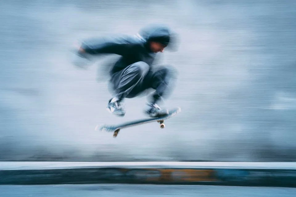 Dynamic Motion in Minimalist Blur