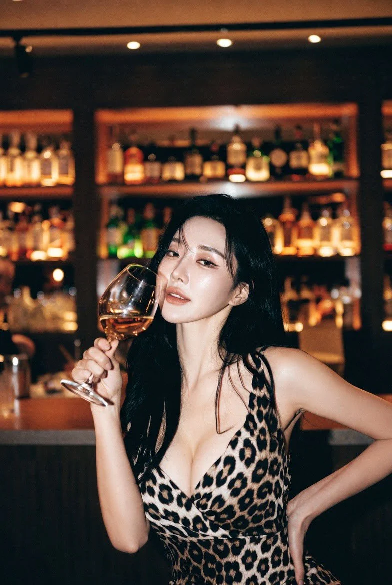 Elegant Poise Amid Warm Amber Tones