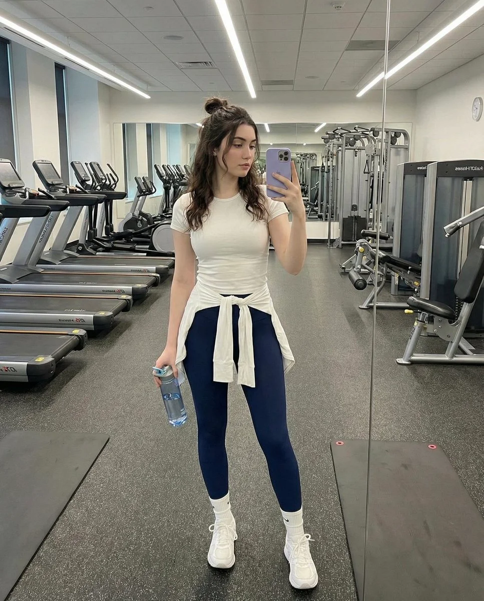 Fitness Meets Style: The Perfect Gym Selfie