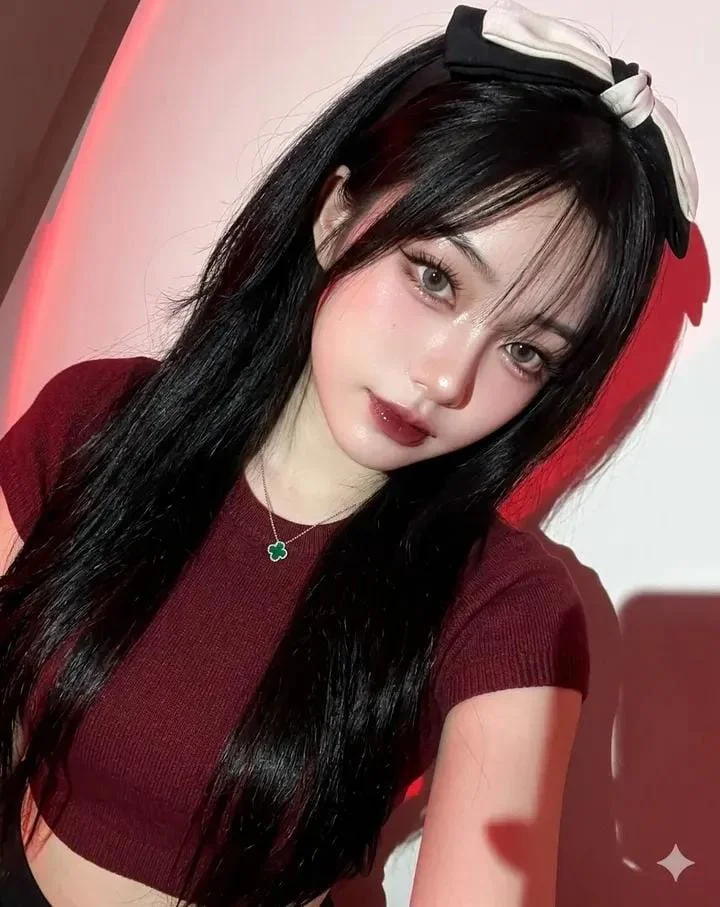 Glowing Girly Selfie in Maroon Hues