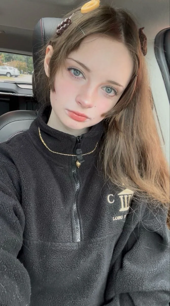 Golden Hour Beauty: A Selfie Like No Other