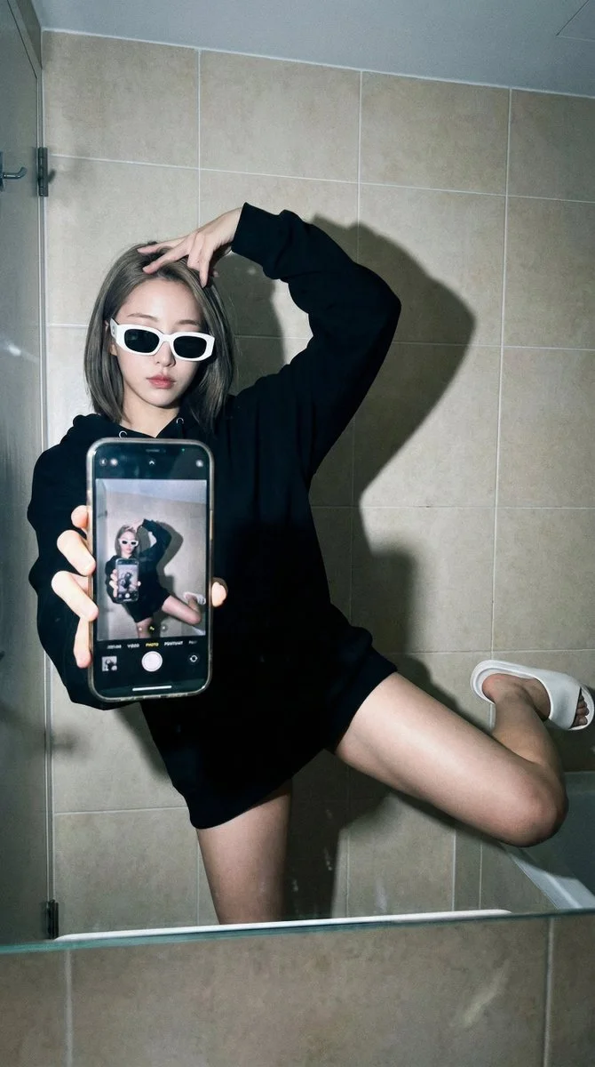 Infinite Reflections: The Art of Recursive Photography