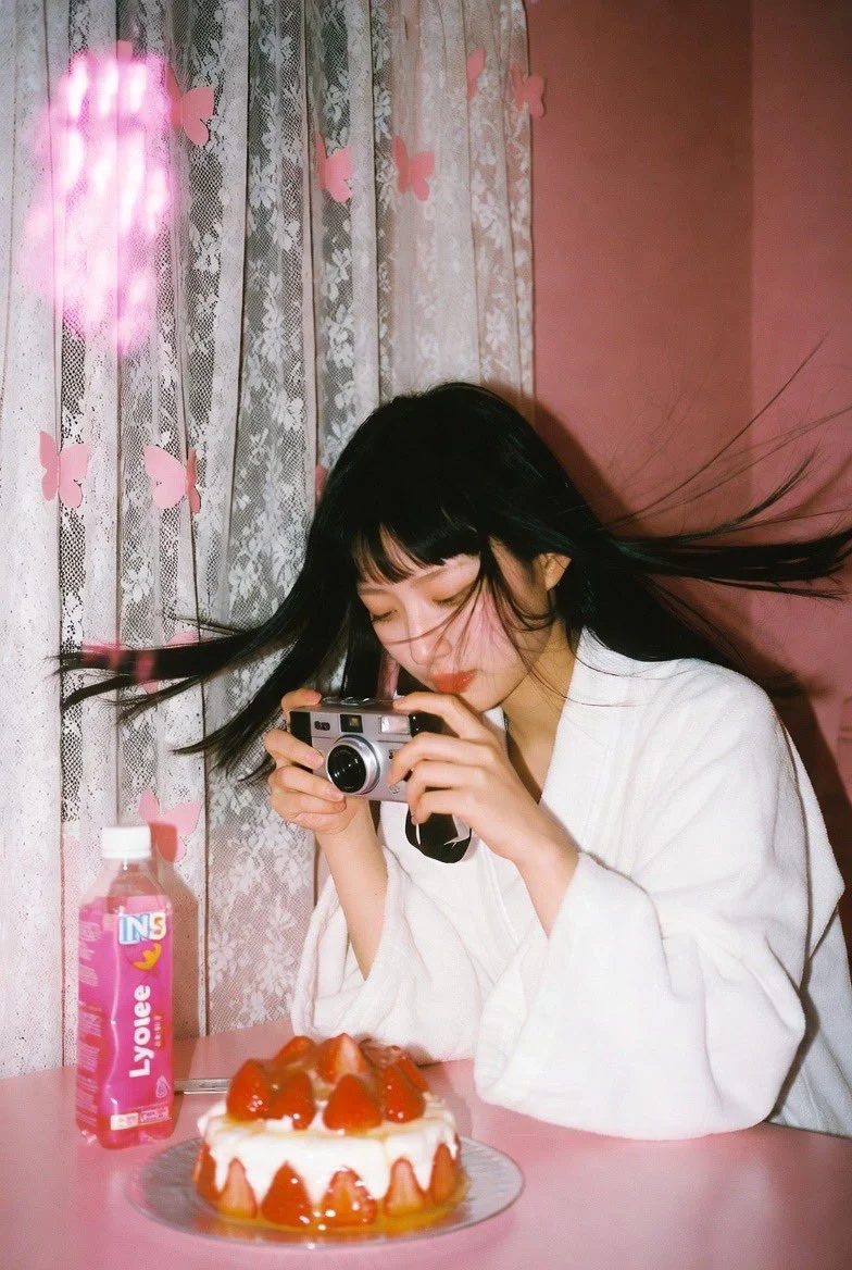 Intimate Snapshot: The Poise and Poignancy of Unfiltered Beauty