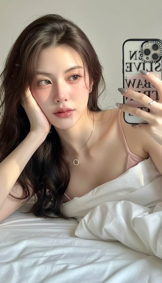 Monday Mood: A Cozy Dreamscape in Soft Sunlight