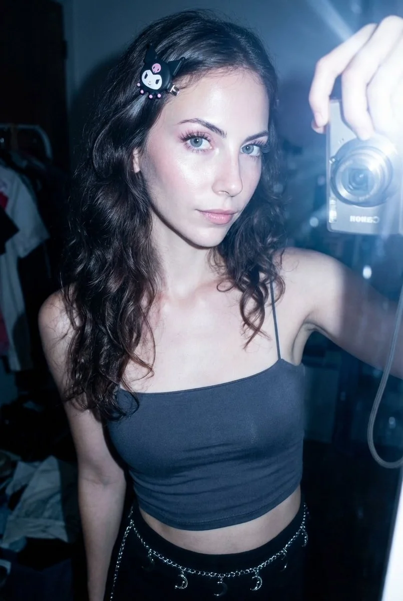 Radiant Reflections: A Y2K Portrait Experience