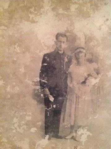 Reviving a 1920s Wedding Moment in Crystal Clarity