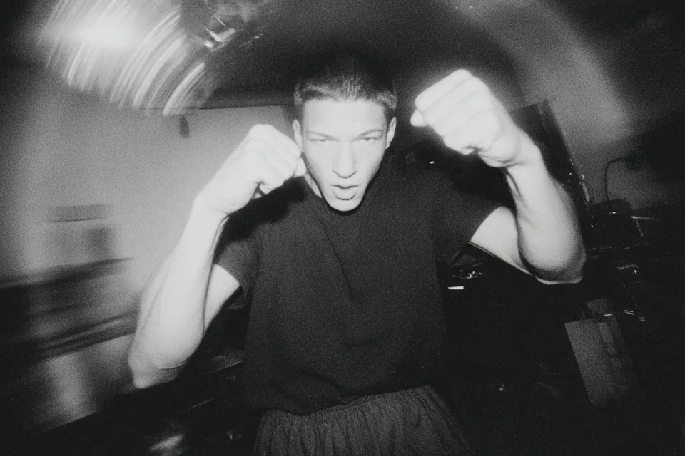 Rhythmic Motion in Raw Focus