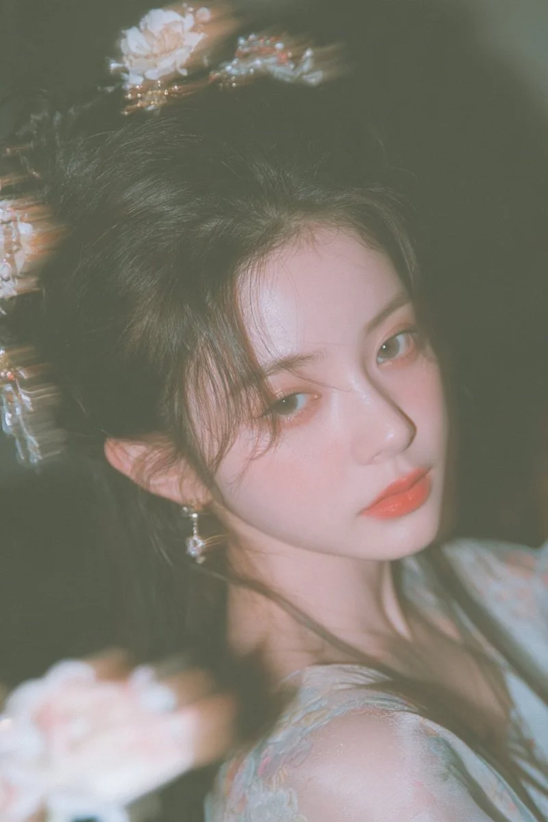 Song Dynasty Lady Radiates Timeless Grace in Blurred Chamber