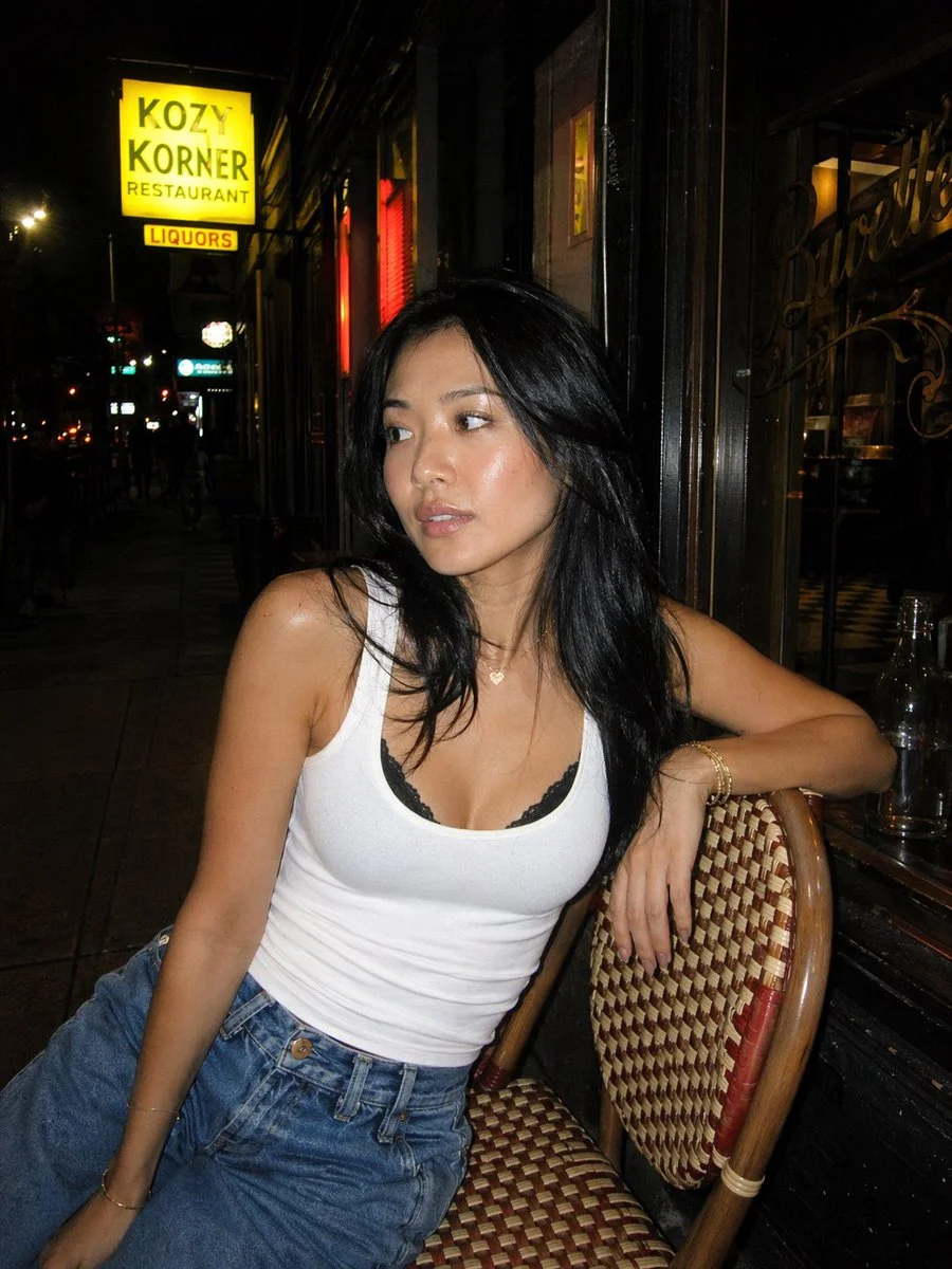 The Essence of City Nights: An Introspective Moment