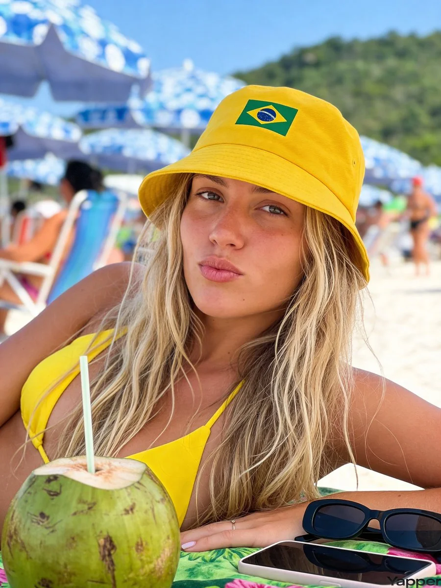 Tropical Bliss: Sunlit Beach in Photorealistic Detail