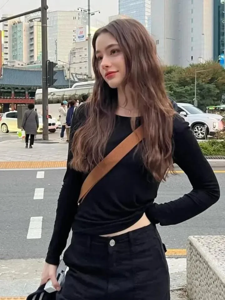 Urban Serenity: A Cinematic Portrait in Seoul